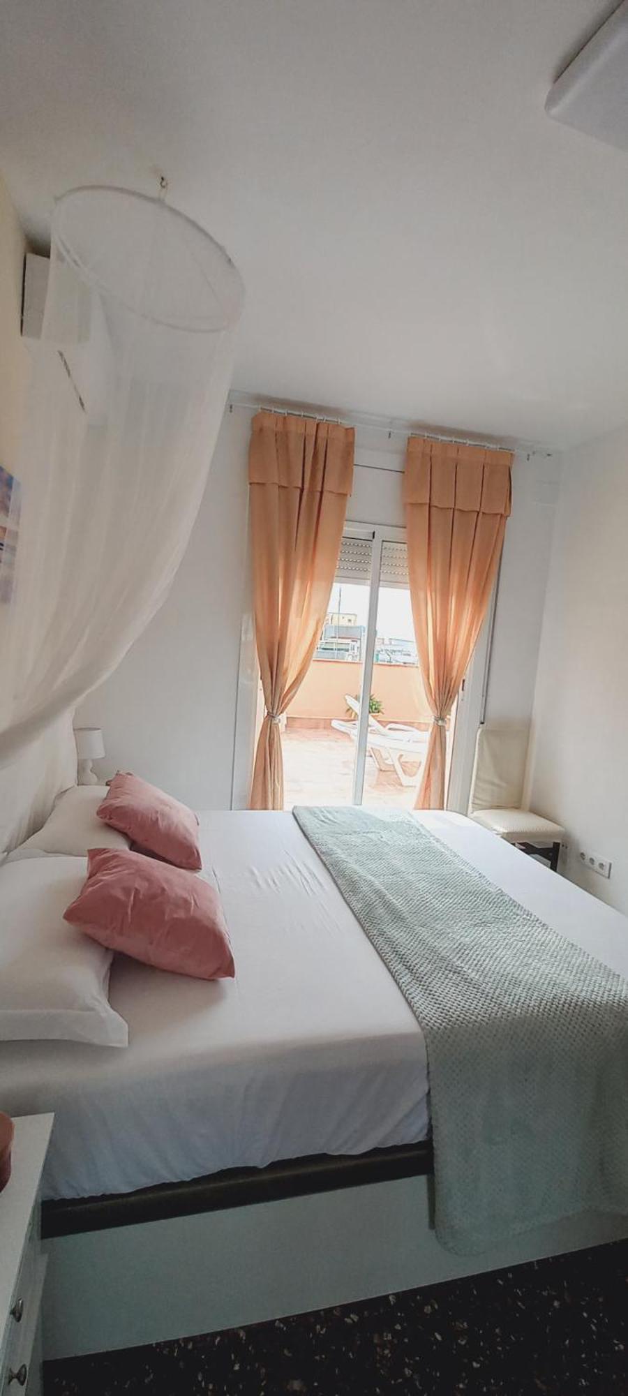 شقة Cozy And Sunny Penthouse Fira Bcn لوسبيتاليت دي يوبريغات المظهر الخارجي الصورة