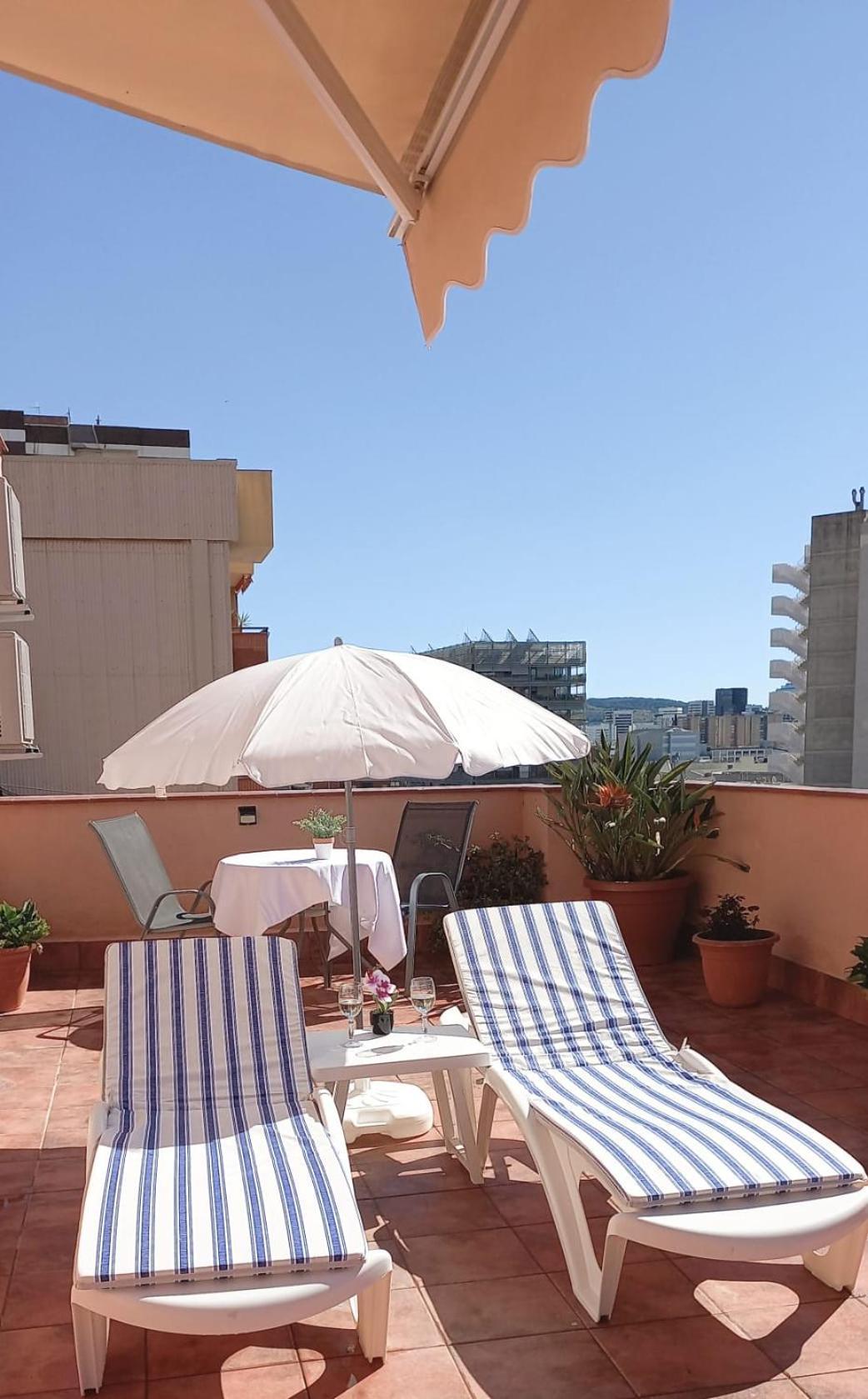 شقة Cozy And Sunny Penthouse Fira Bcn لوسبيتاليت دي يوبريغات المظهر الخارجي الصورة