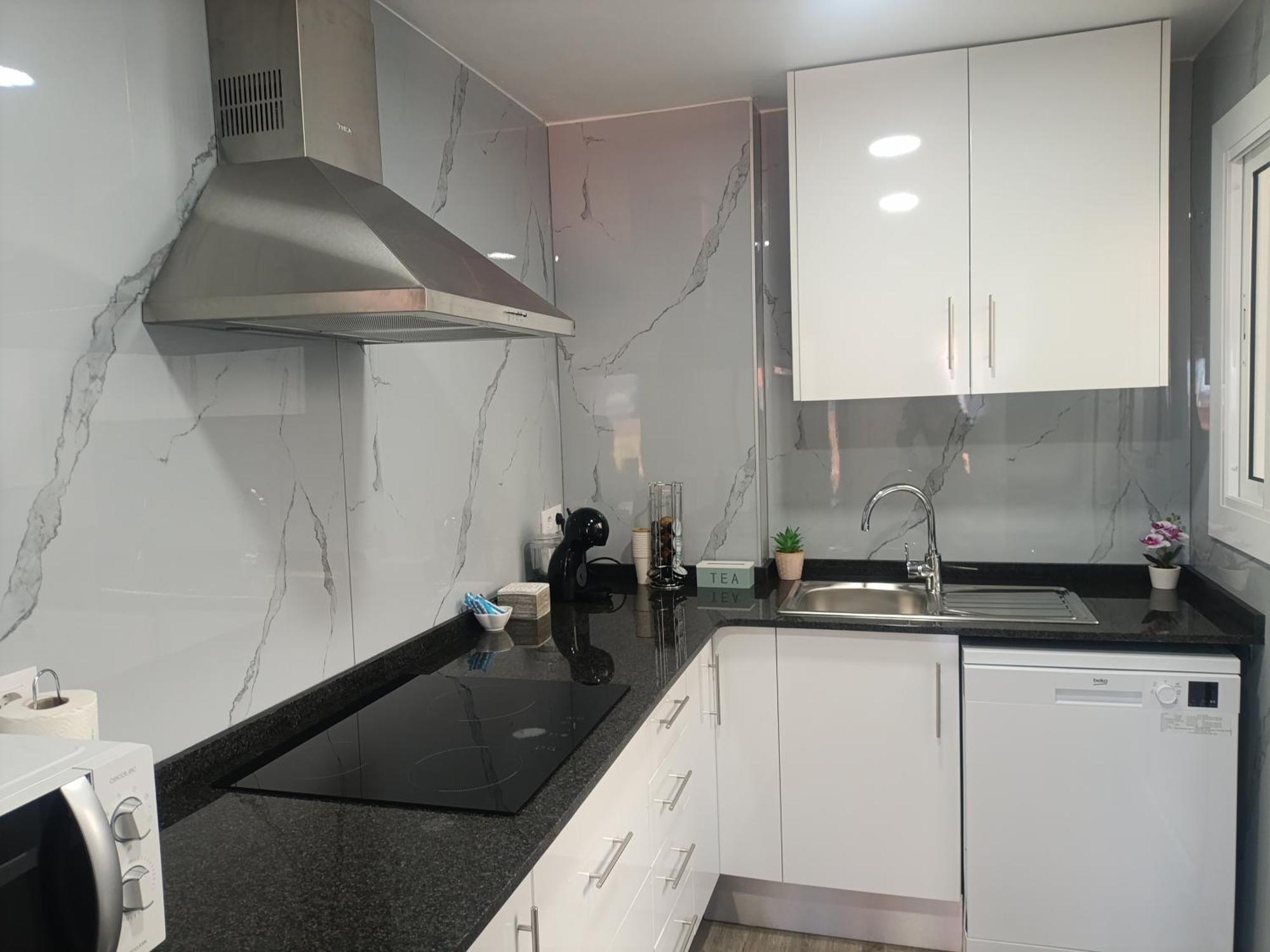 شقة Cozy And Sunny Penthouse Fira Bcn لوسبيتاليت دي يوبريغات المظهر الخارجي الصورة