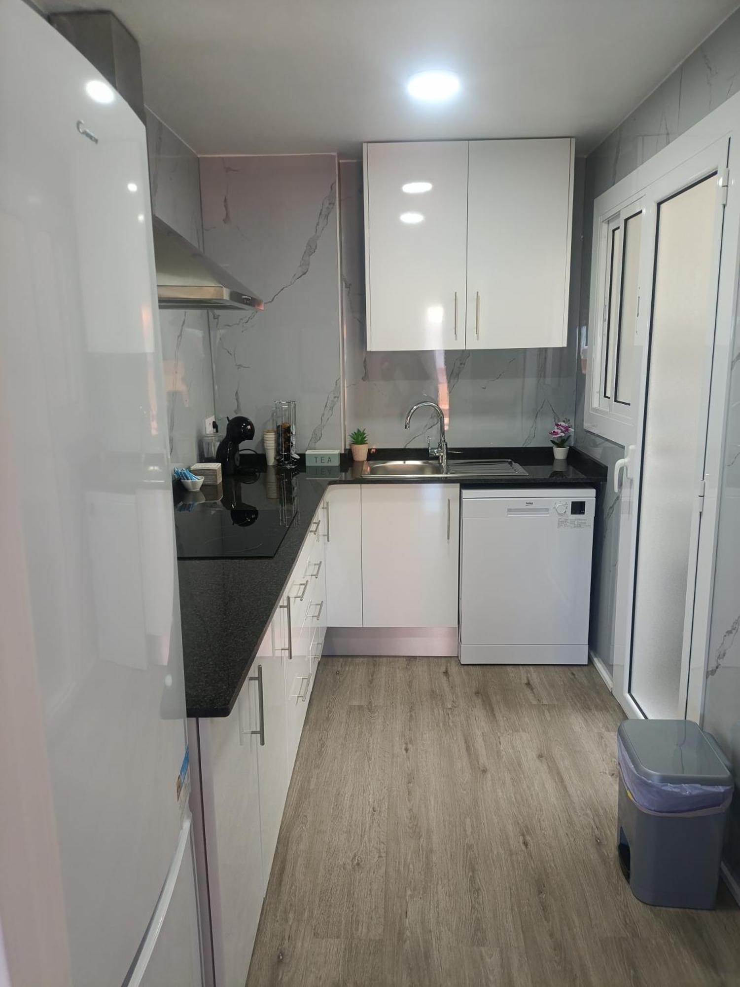شقة Cozy And Sunny Penthouse Fira Bcn لوسبيتاليت دي يوبريغات المظهر الخارجي الصورة